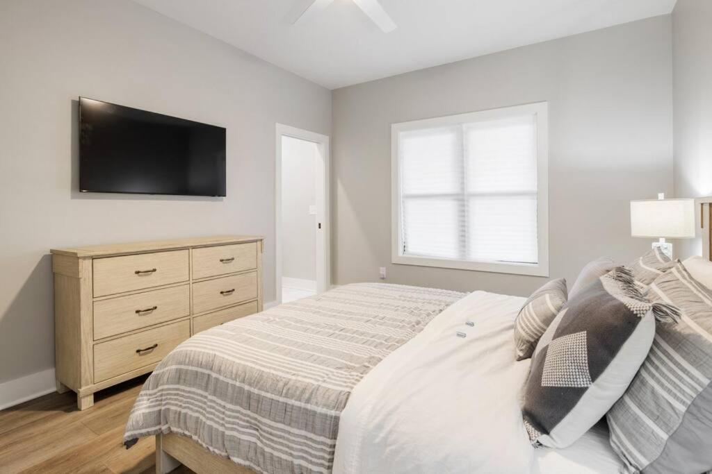 New Home, Dock, Kayaks, Game Room, Water Views Winchester ภายนอก รูปภาพ