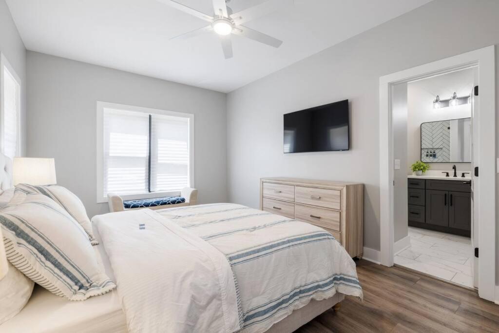 New Home, Dock, Kayaks, Game Room, Water Views Winchester ภายนอก รูปภาพ