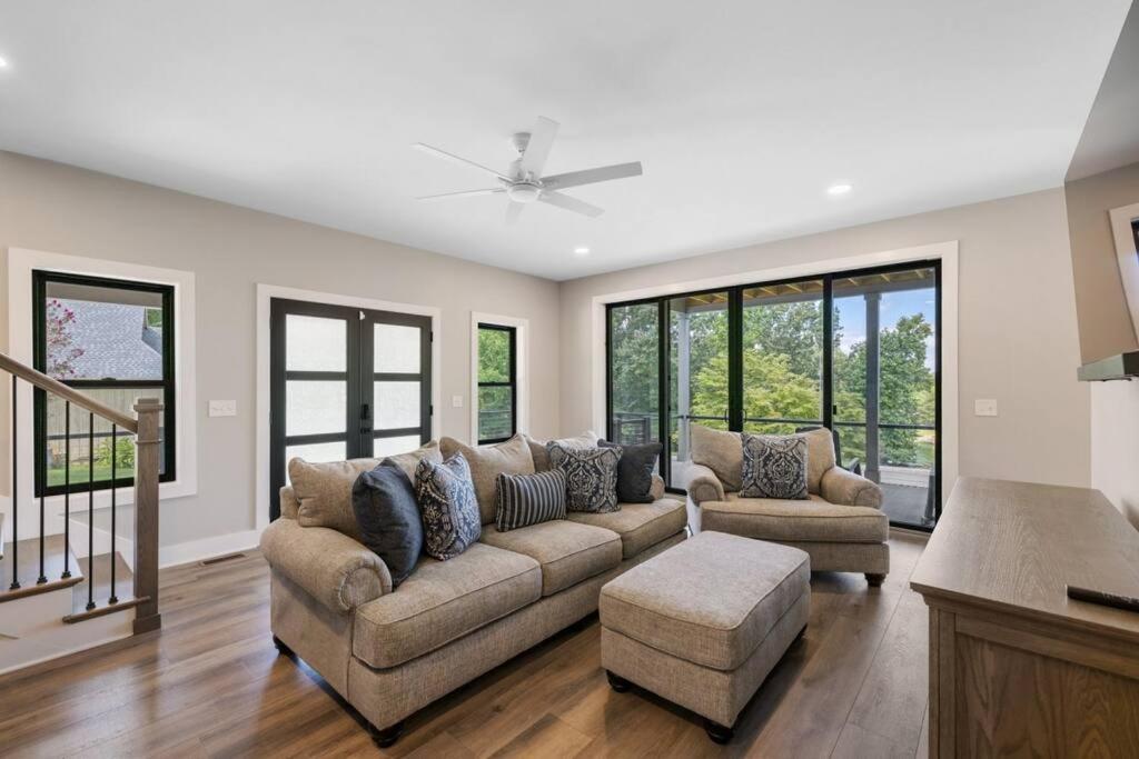 New Home, Dock, Kayaks, Game Room, Water Views Winchester ภายนอก รูปภาพ