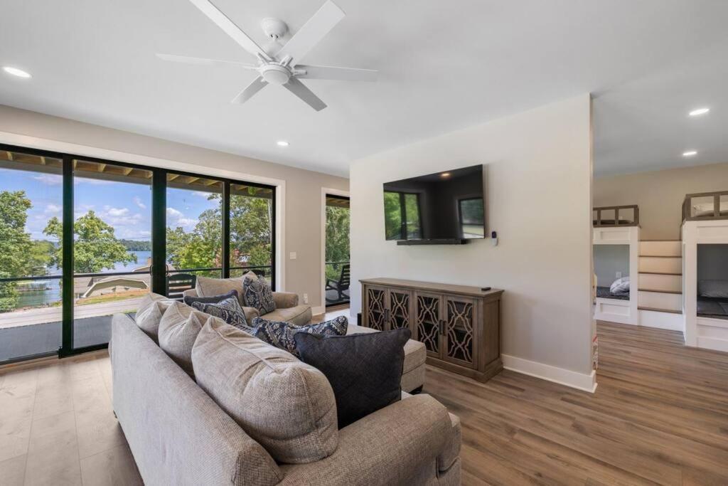 New Home, Dock, Kayaks, Game Room, Water Views Winchester ภายนอก รูปภาพ