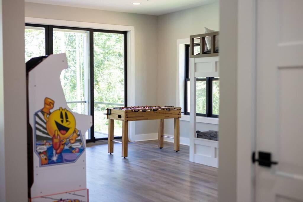 New Home, Dock, Kayaks, Game Room, Water Views Winchester ภายนอก รูปภาพ